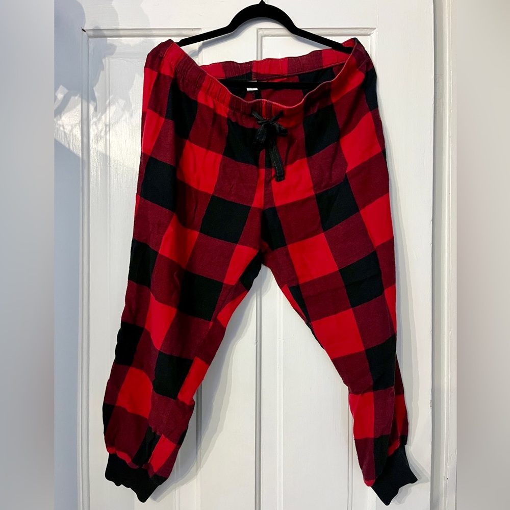 Old Navy Buffalo Check Pajama Joggers